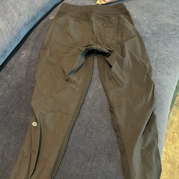 Lululemon jogger pants - Picture 3 of 4